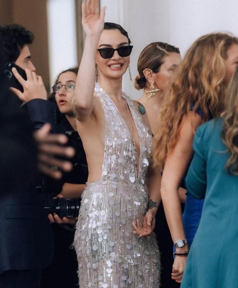 Cannes tarzı olay oldu Birce Akalay kırmızı halıda büyüledi