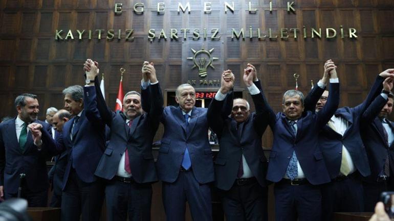 Konya Milletvekili Hasan Ekici ve 4 belediye başkanı AK Partiye katıldı