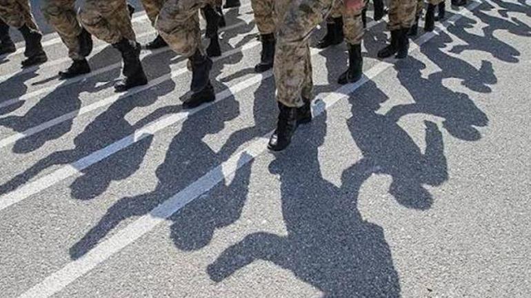 ASKERLİK 3 AYA MI DÜŞÜYOR Askerlik süresi kısalıyor mu ve kaç ay MSBden açıklama geldi mi