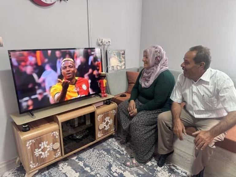 Kayserili Galatasaray hayranı kadından yıldız golcüye orijinal bir hediye: Bir hafta uğraştım