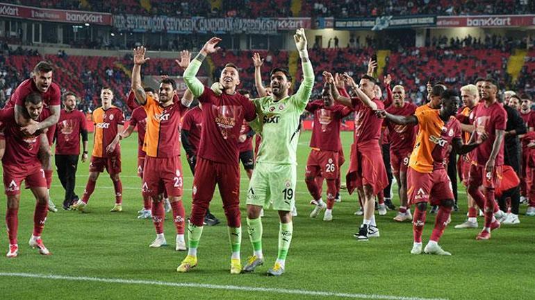 Galatasarayda Osimhene büyük sürpriz hazırlığı Çılgın transferde Barış Alper piyangosu