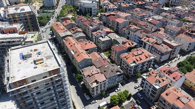 Zemininde su çıkan sitede deprem korkusu: Ev almadığımız, bir mezar aldığımız ortaya çıktı