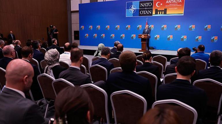 Son dakika Dışişleri Bakanı Hakan Fidandan NATO toplantısı sonrası önemli açıklamalar: Kalıcı barış için çabalıyoruz