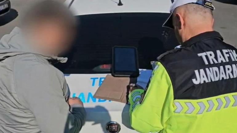 Cep telefonu ile konuşan otobüs şoförüne büyük şok