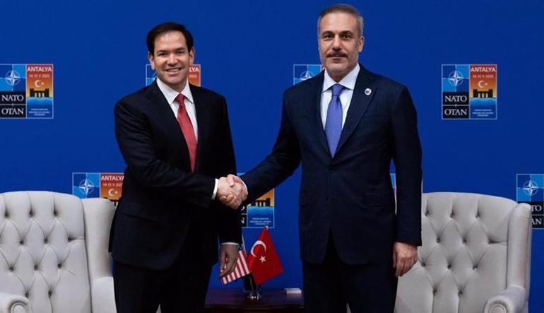 Dışişleri Bakanı Hakan Fidan, ABDli ve Suriyeli mevkidaşlarıyla Antalyada üçlü görüşme yaptı