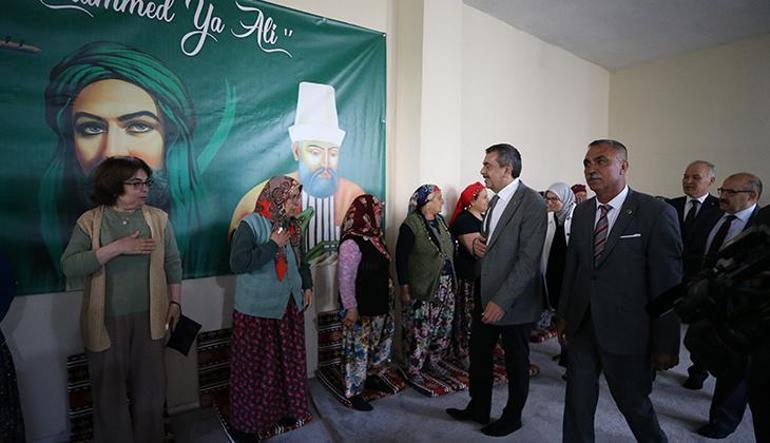Bakan Tekin, Balıkesirde cemevi ve MHP İl Başkanlığını ziyaret etti