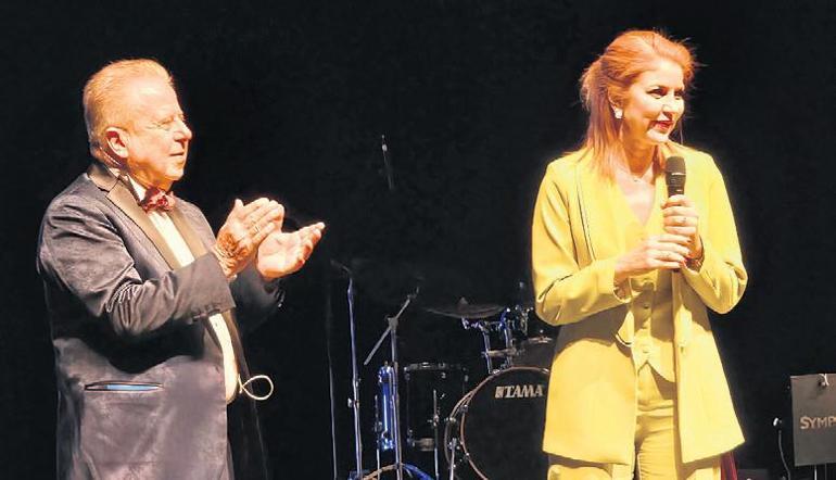 Üç yıl dönümüne birlikte kutlama