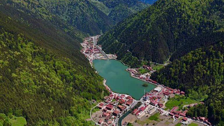 Uzungölde yoğun trafiğe otopark ve ring sistemi uygulaması