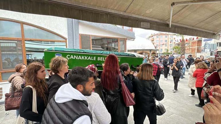 Tabutu kadınlar omuzladı Zeynep gözyaşlarıyla son yolculuğuna uğurlandı