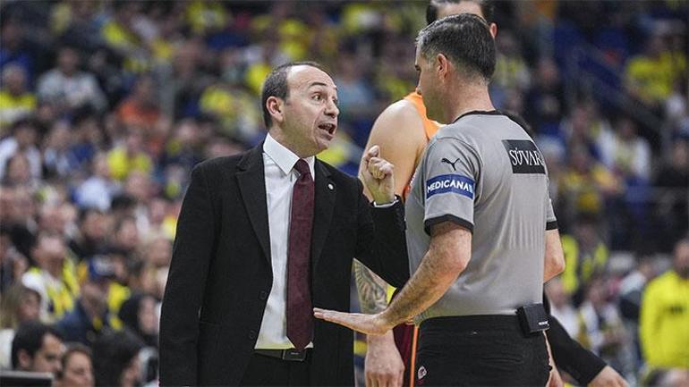 Derbide Fenerbahçe taraftarından İstifa tezahüratı Galatasaray koçu diskalifiye edildi