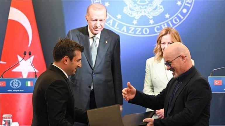 Yunan basınında çarpıcı analiz: Türkiye uzayda çok sayıda göze sahip, önce gören kazanır