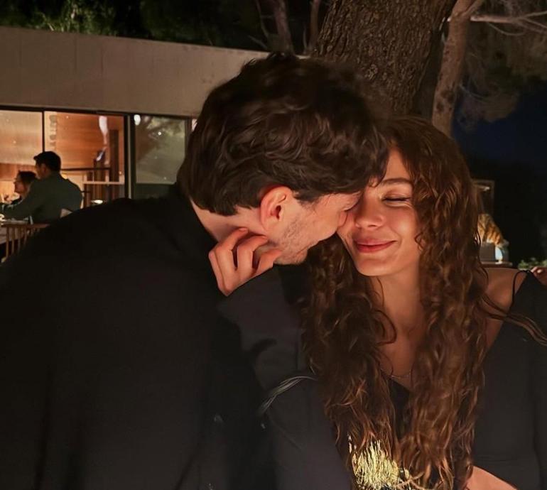 Ebru Şahine eşinden romantik kutlama İyi ki seni seviyorum