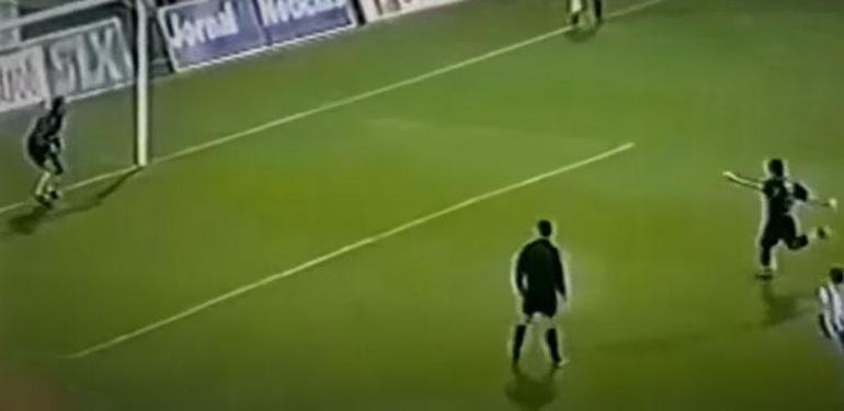 Galatasaraylı Muslerayı yerden yere vurdu, 22 yıl önce Mourinho aynısını yaptı