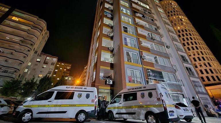 Tartıştığı kız arkadaşını 10 yerinden bıçaklayıp 6 sayfa intihar notu yazarak 12inci kattan atladı