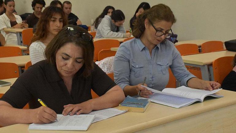 İki kadın 50li yaşlarında üniversiteli oldu  17 yaşındayken hayalimdi’