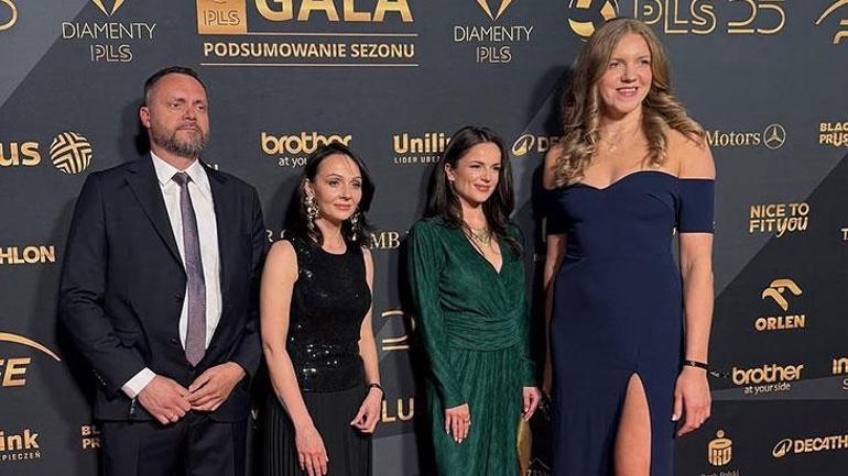 Fenerbahçenin yeni transferi Agnieszka Korneluk MVP seçildi Fotoğrafı viral oldu