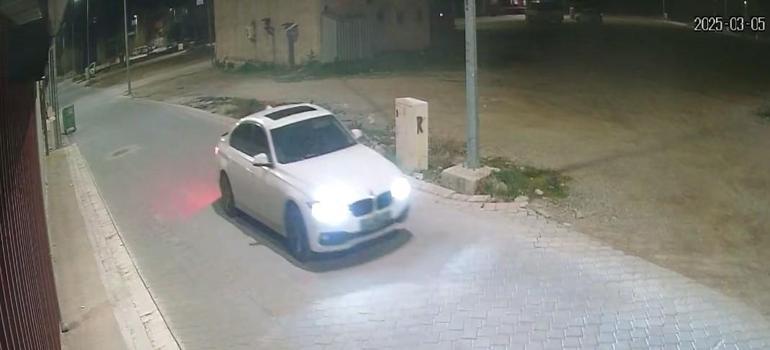 Kar maskesi takıp plakası sökülen lüks araçla geldiler Kimlikleri şoke etti