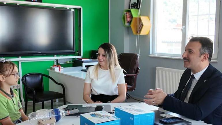 Elison 6745 4üncü sınıf öğrencisi öğrencinin pet şişeden yaptığı proje gündem oldu