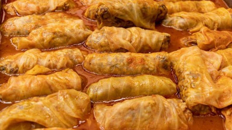 Dağılmayan lahana sarması için mutlaka uygulayın Asla sert olmuyor, eşit pişiyor