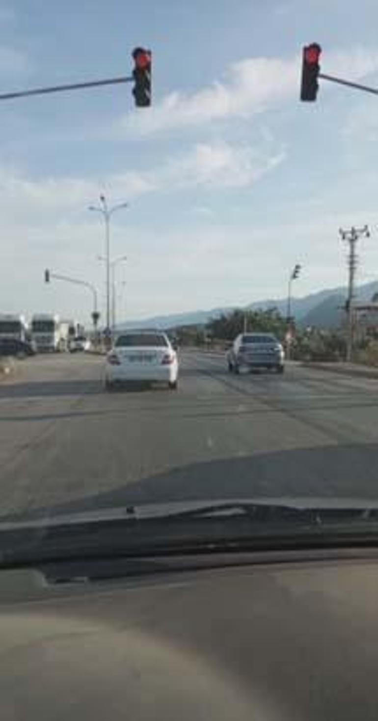 Sosyal medya için görüntü çekerken kazayı kaydetti