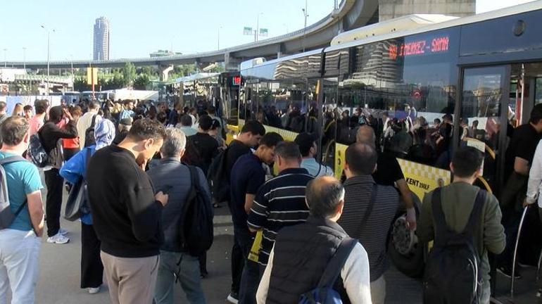 İstanbulda halk otobüsleri seferlere yeniden başladı
