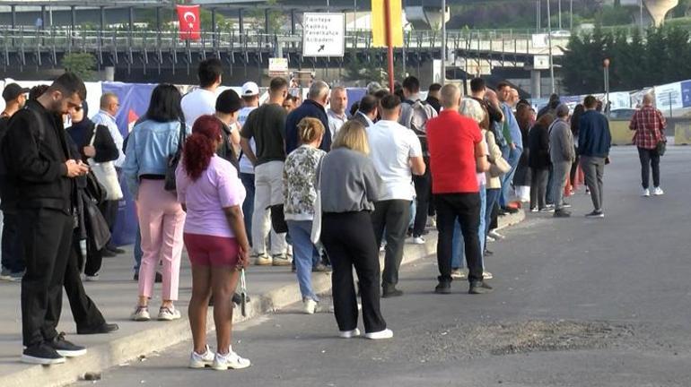 İstanbulda halk otobüsleri seferlere yeniden başladı