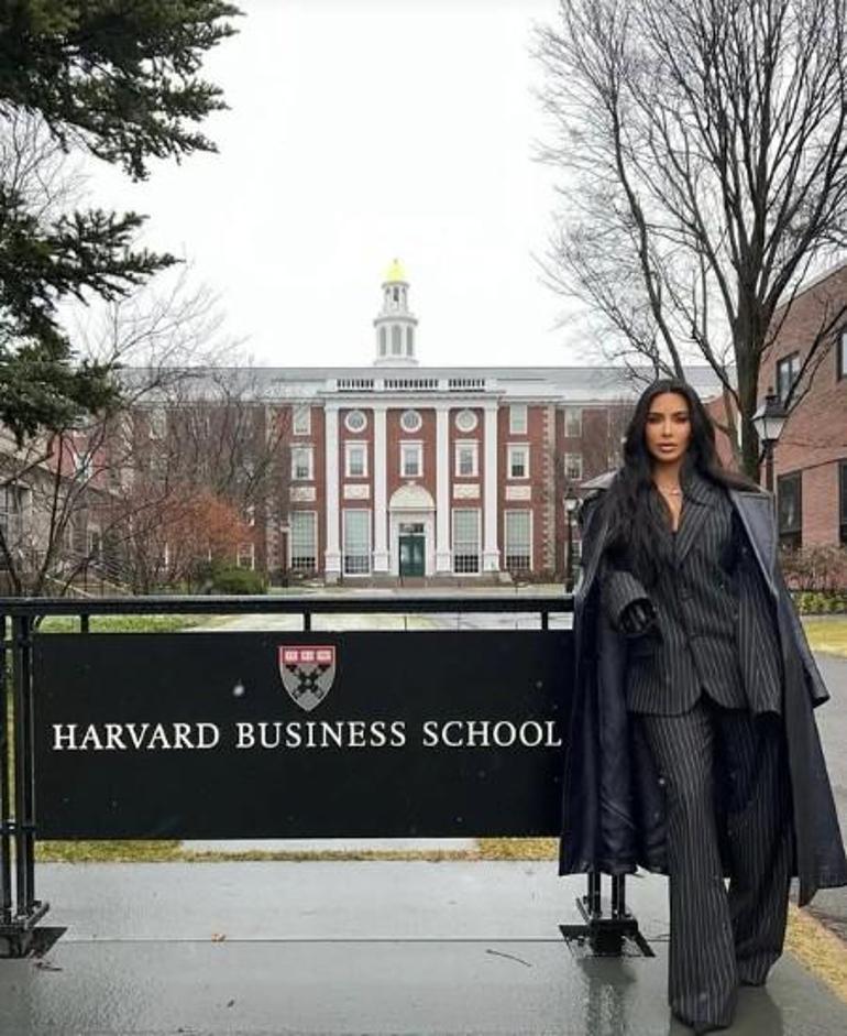Kim Kardashian 6 yılda mezun oldu Meslek değiştiriyor, işte yeni ünvanı