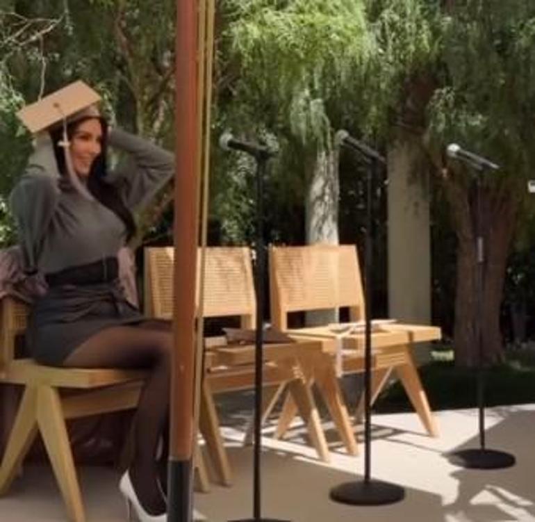 Kim Kardashian 6 yılda mezun oldu Meslek değiştiriyor, işte yeni ünvanı