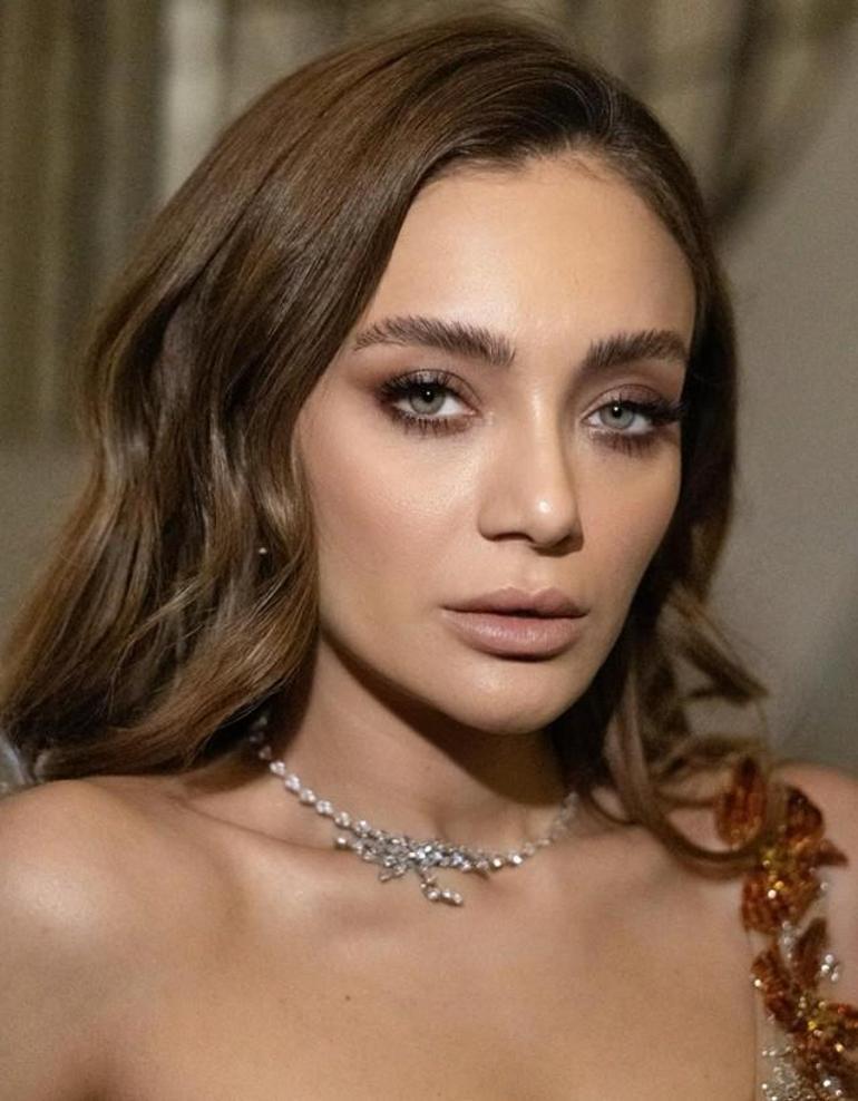 Damla Sönmezden Cannes çıkarması Kıyafetiyle tam not aldı
