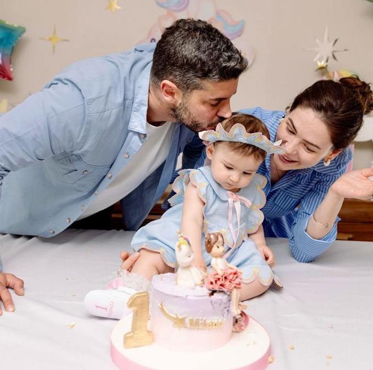 Ünlü çift bebeklerinin yüzünü ilk kez gösterdi Mira Milena 1 yaşına girdi