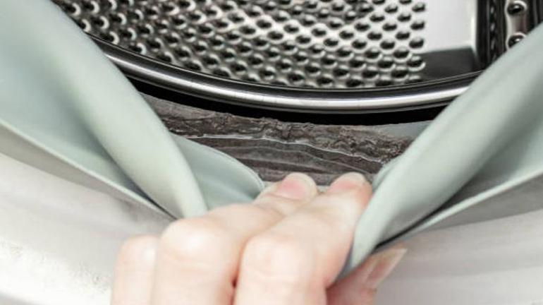Çamaşır makinesinden kötü koku geliyorsa sebebi budur Sadece kapağı açmak yetmiyor