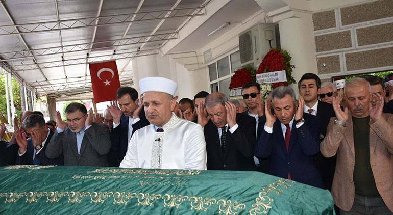 Hulusi Akarın kayınvalidesi Türkan Samur, son yolculuğuna uğurlandı