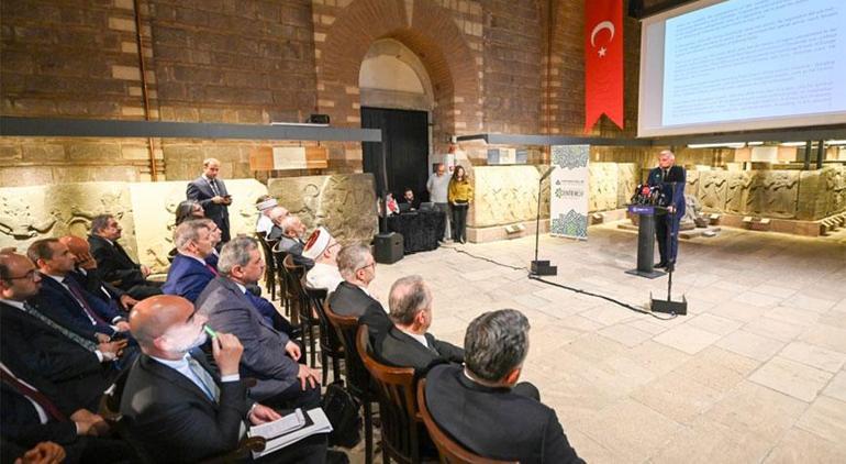 Türkiyenin İlk İslamofobi İle Mücadele Merkezi Bakan Ersoyun katılımı ile açıldı