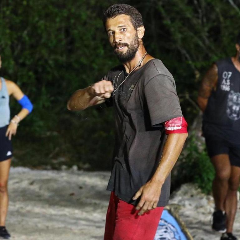 Canlı yayında ilk kez açıkladı İşte Yağmur Bandanın Survivor 2025 şampiyon adayı olan o isim