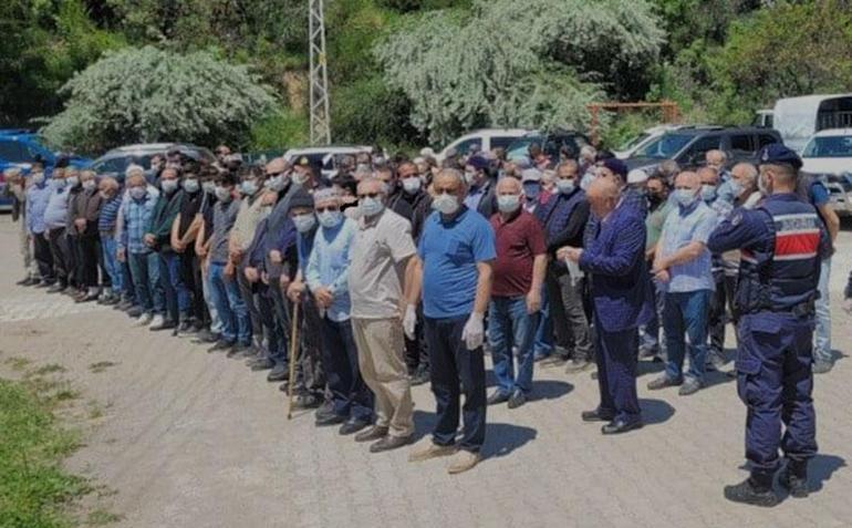 Sivastaki cenazede neden maske taktılar Yanlış biliyoruz: 2 koku keneyi çekiyor