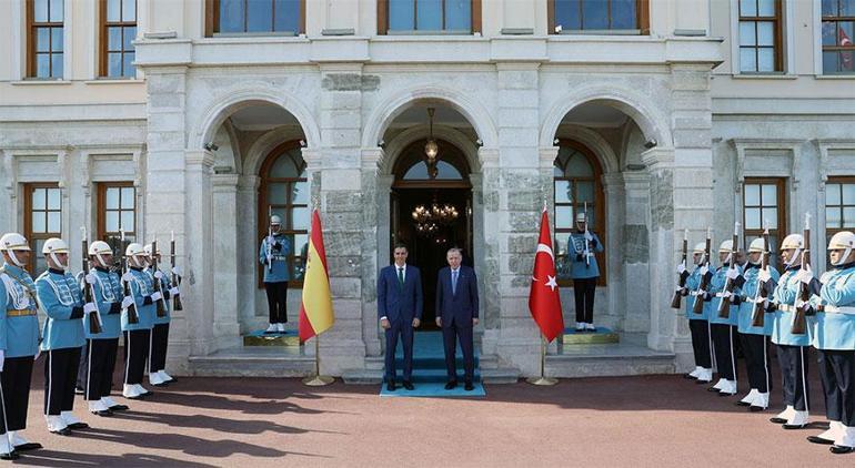 Dolmabahçede kritik zirve Erdoğan, Pedro Sanchezi kabul etti