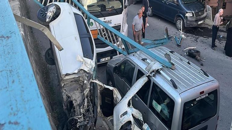 Kocaelide korkunç kaza Otomobil istinat duvarından düştü asılı kaldı
