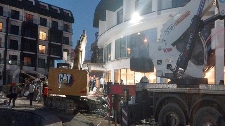 Antalyada feci olay 5 yıldızlı otel inşaatında teras çöktü