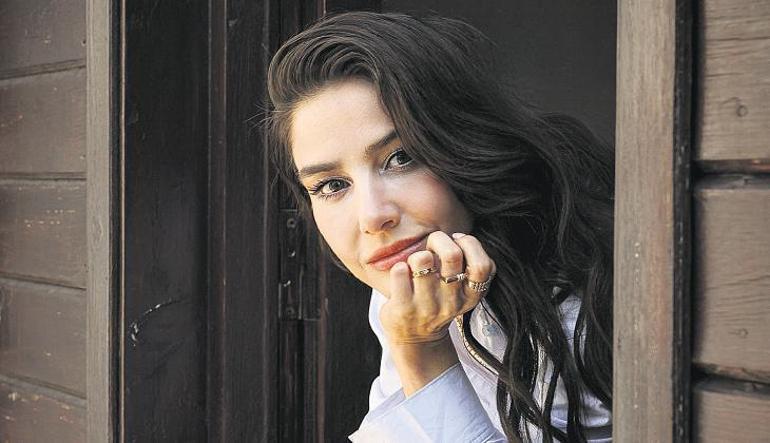 Özge Gürel: Instagram yerine defterime yazıyorum