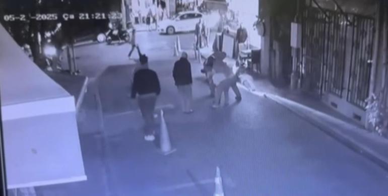 İstanbulda dehşet anları Kızına şiddet uygulayan çocuğun babasını bıçakladı