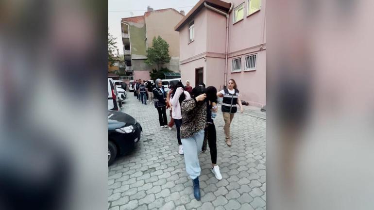 Konyada masaj salonlarına operasyon: 74 kadın kurtarıldı