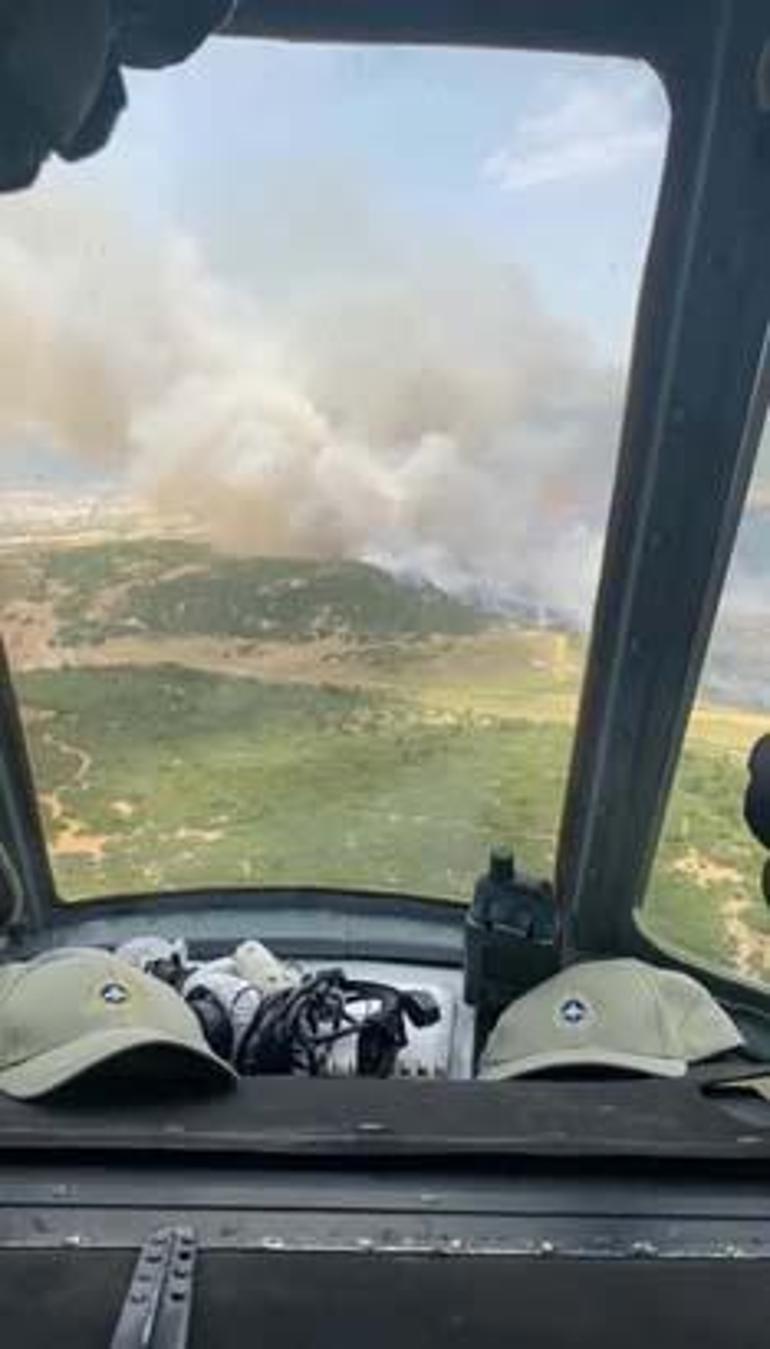 İzmir Foçada makilik alanda yangını