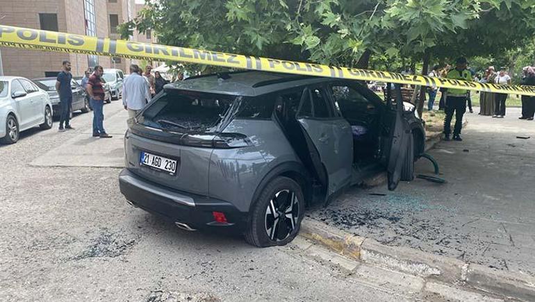 Kontrolden çıkan araç hastane bahçesine daldı 1 ölü, 1 yaralı
