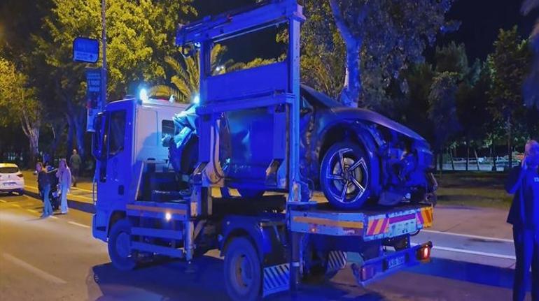 İstanbul Kartalda feci kaza Otomobil ağaçları devirip ters yöne geçti: 5 yaralı
