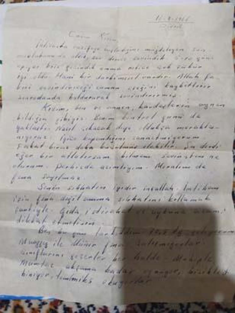 İzmirde temizlik için girdiği eski evde buldu, şaşkına döndü