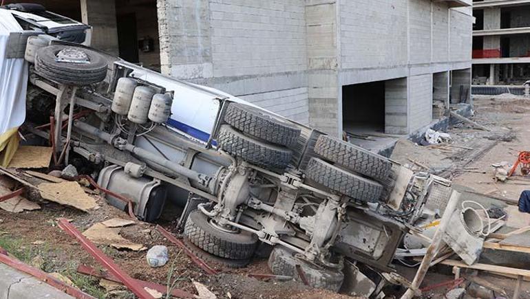 Korkunç görüntü: Beton mikseri araçlara çarptı