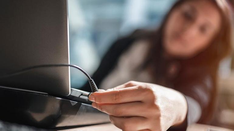 Bilgisayarınız kapalı olsa bile sandığınızdan daha fazla elektrik harcıyor Sadece kapatmak yeterli değil