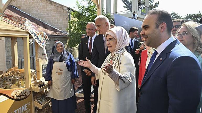 Bakan Ersoy ve Bakan Kacır Anadoludakiler Kapadokya Pazarı açılışına katıldı
