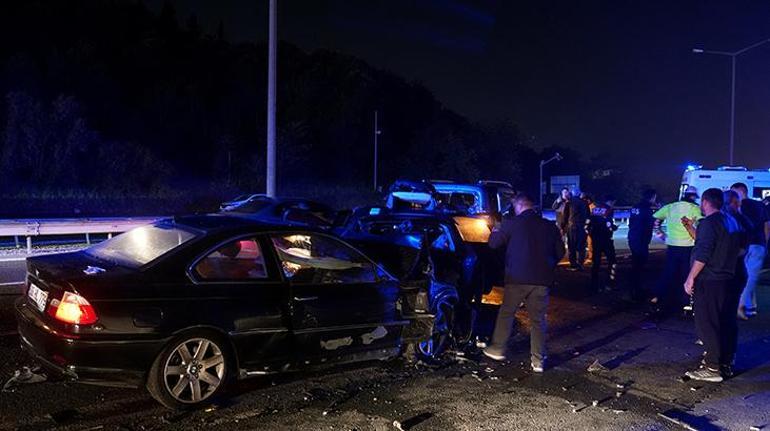 Beykozda 5 araç birbirine girdi Kazada 7 kişi yaralandı