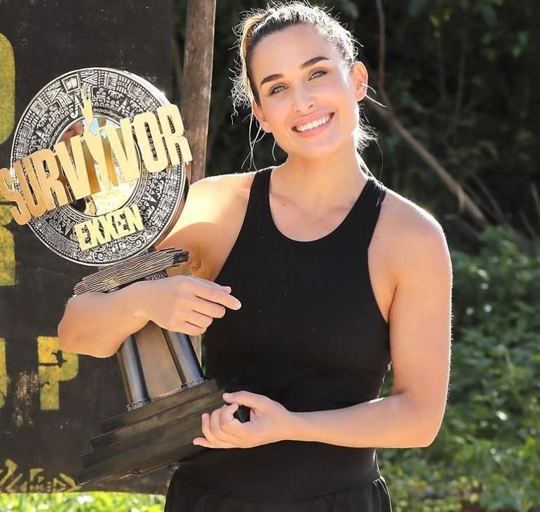 Survivor Sema Aydemir elendi Sürpriz veda sonrası kardeşinden olay paylaşım